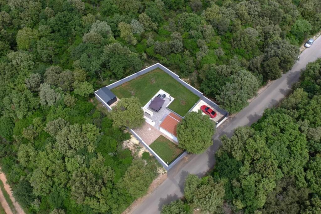 Apartment In Park Forest Soline Near The Sea ปิเยชชานา อูวาลา ภายนอก รูปภาพ